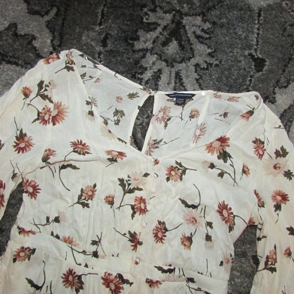 AEO Floral Romper - Picture 3 of 6